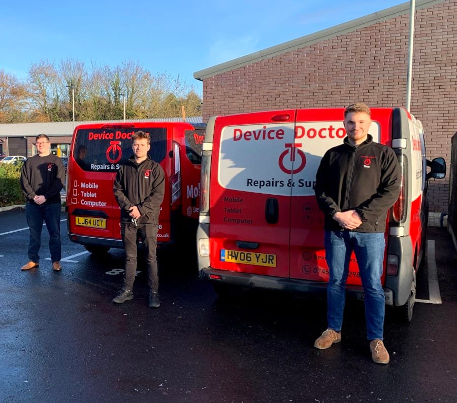 Device Doctors by the van in Porstlade