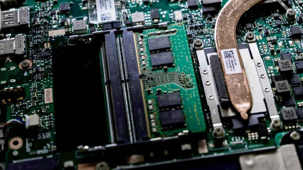 Computer Repair Worthing 2 A computer repair worthing job for a faulty cpu replacement.