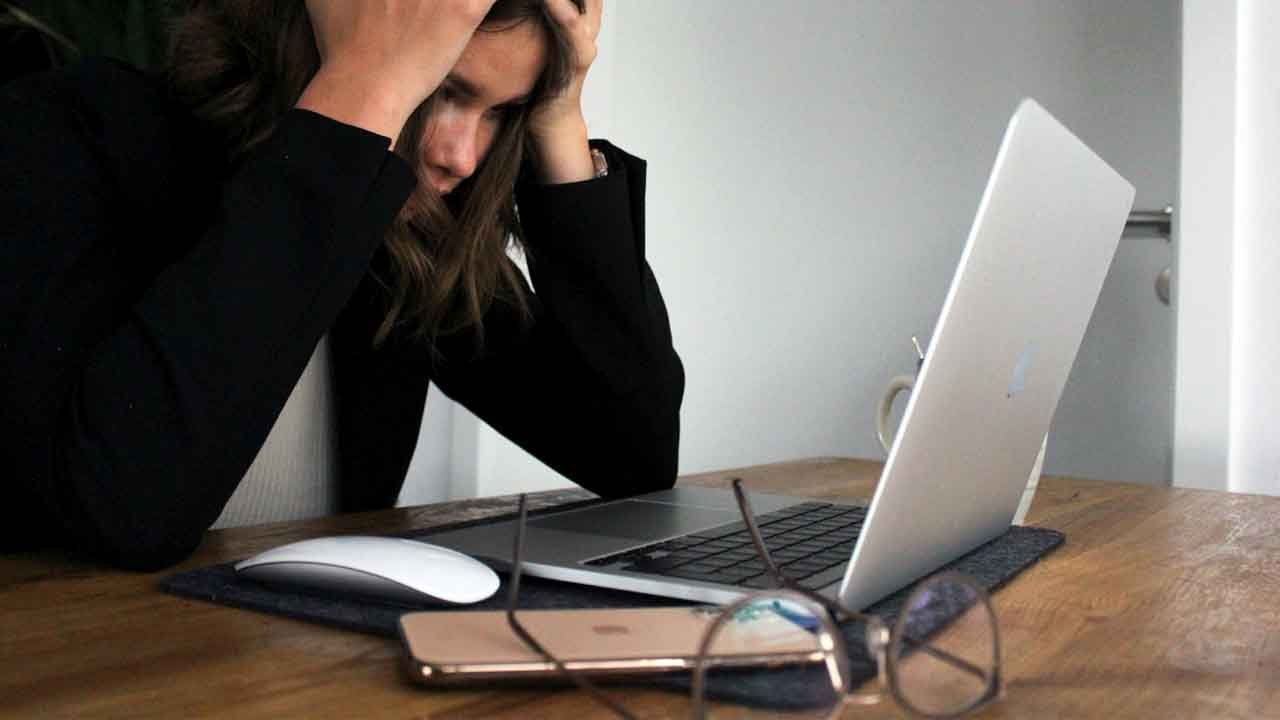 Home-It-Support-Data-Recovery-Service An at home it support data recovery service can help a person that has deleted files or lost data.